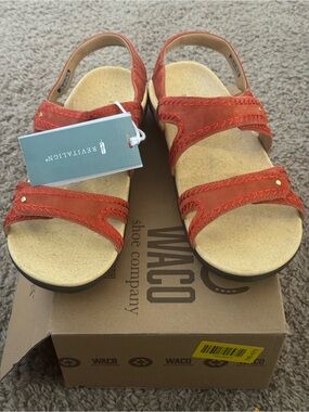 REVITALIGN Neutral Leather Strappy Sandals